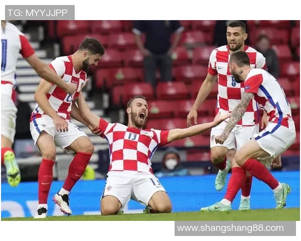 不同足球球星进球瞬间的经典回顾与技术解析 不同足球球星进球瞬间的经典回顾与技术解析